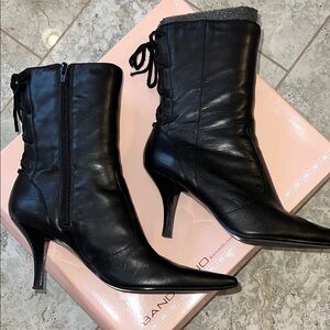 Bandolino Black Heeled Boots with Stiletto Elegance
